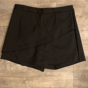 Gianni Bini Skort black. Size small